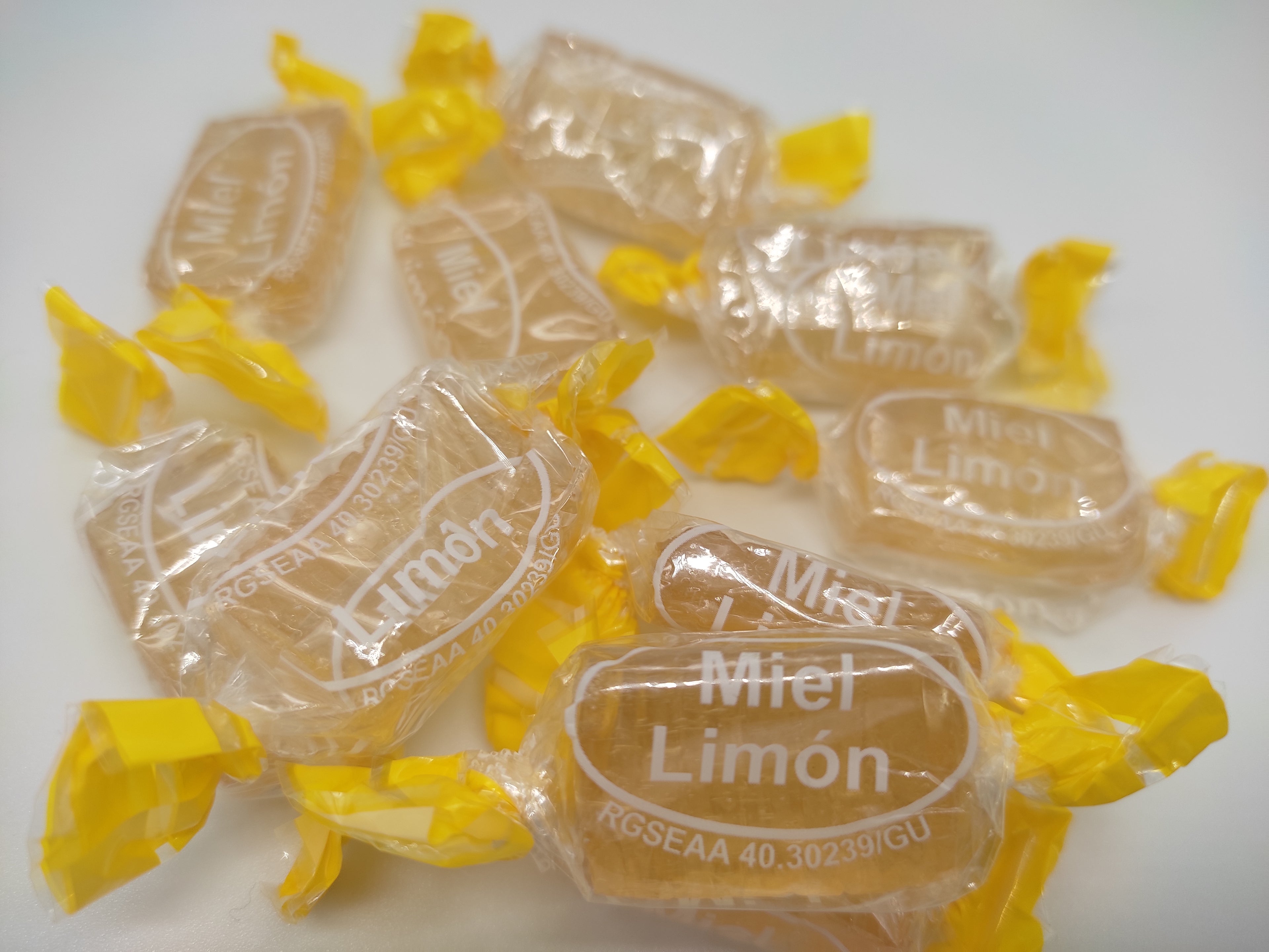 Caramelos miel limon